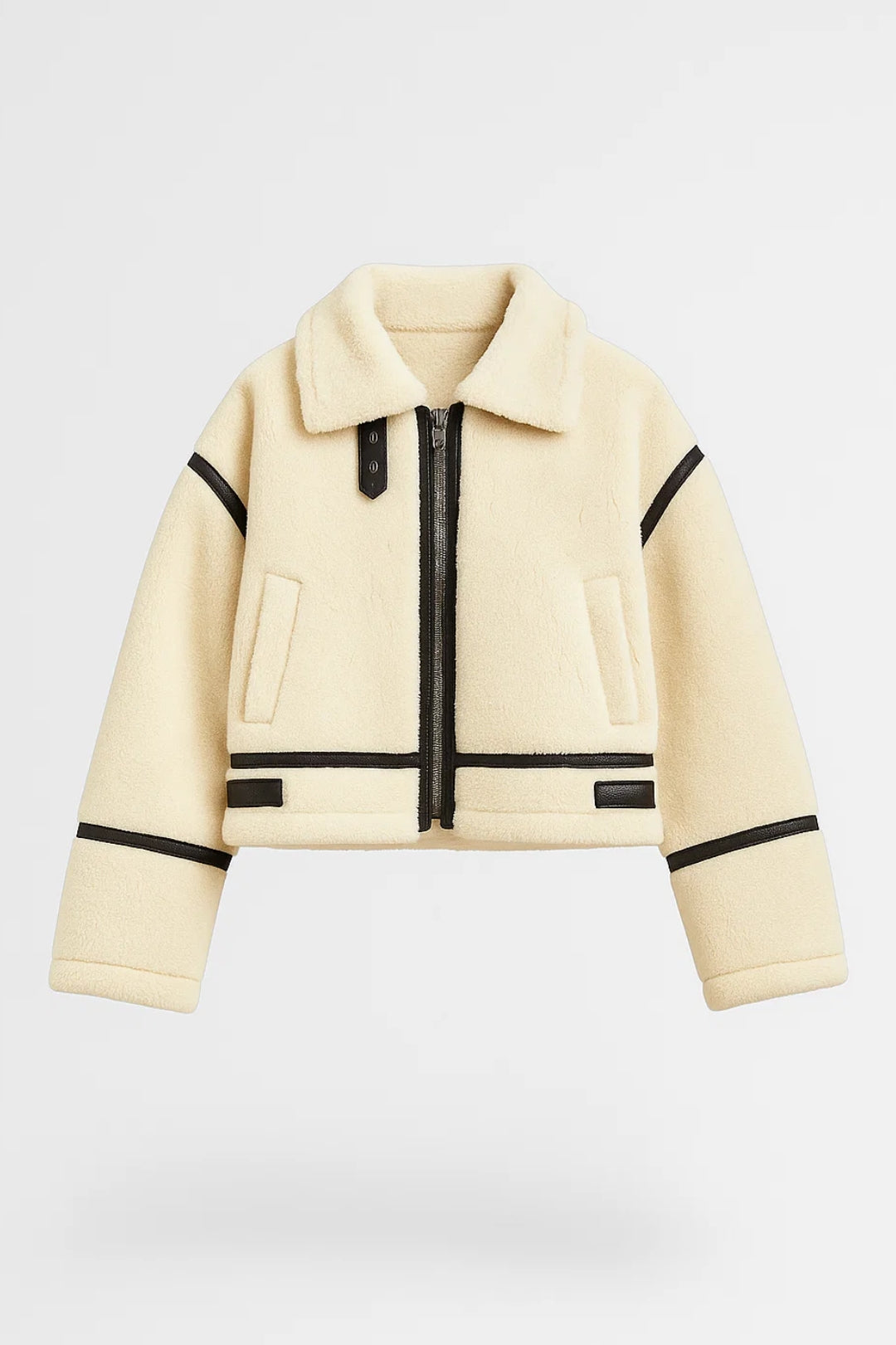 Stylische Kurzjacke – Gemütlich in Creme mit Kontrastdetails